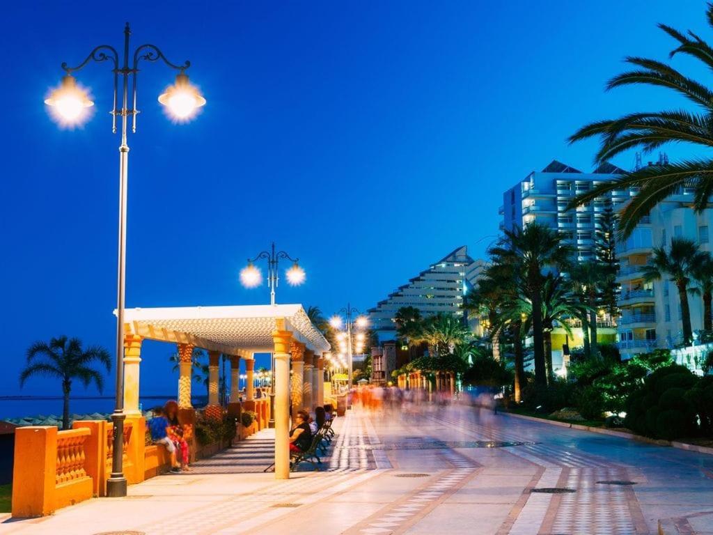 Precioso Apartamento Frente Al Mar Benalmádena Eksteriør billede